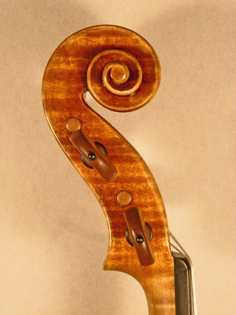 kloo violin scroll